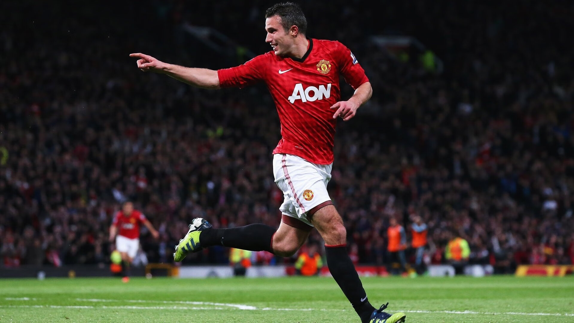 球队在季后赛资格争夺中表现坚韧不拔,季后赛全胜的球队